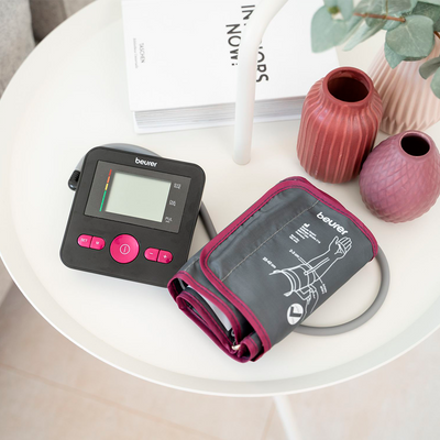 Monitor de presión arterial BM27 con brazalete universal con detector de arritmias Edición limitada - Marca Beurer