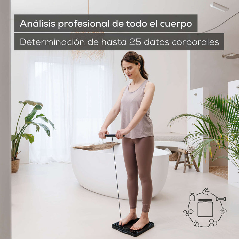 Báscula diagnóstica WIFI/Bluetooth® de 8 electrodos con parte de mano extensible para análisis corporal completo  BF990  / Marca beurer®
